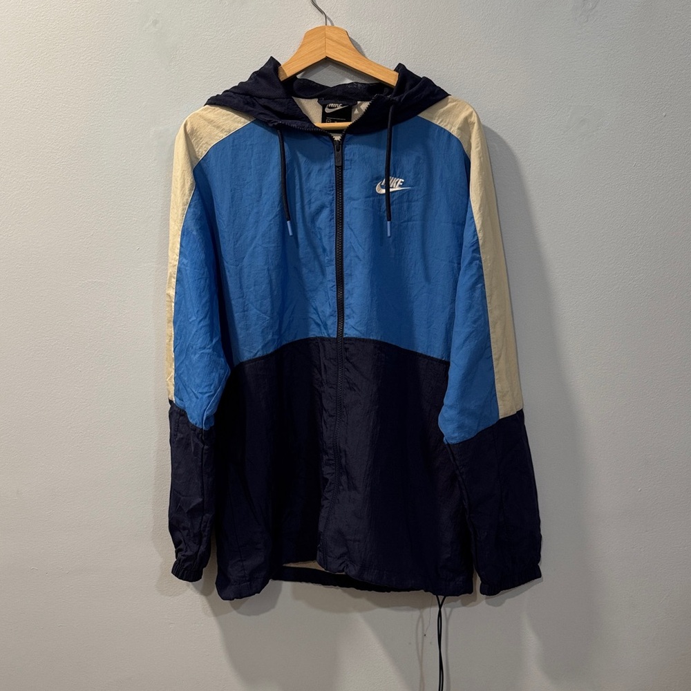 Nike Men's Blue and Cream Windbreaker Size Medium